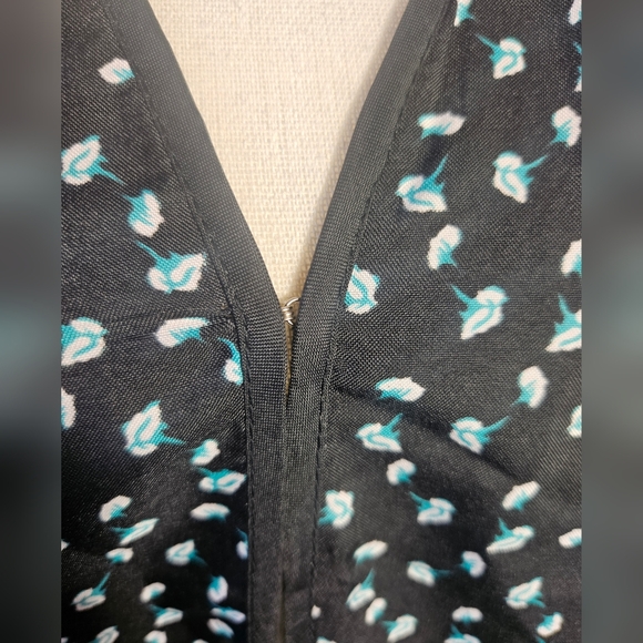 Paisley and Rose Robe - Picture 9 of 10